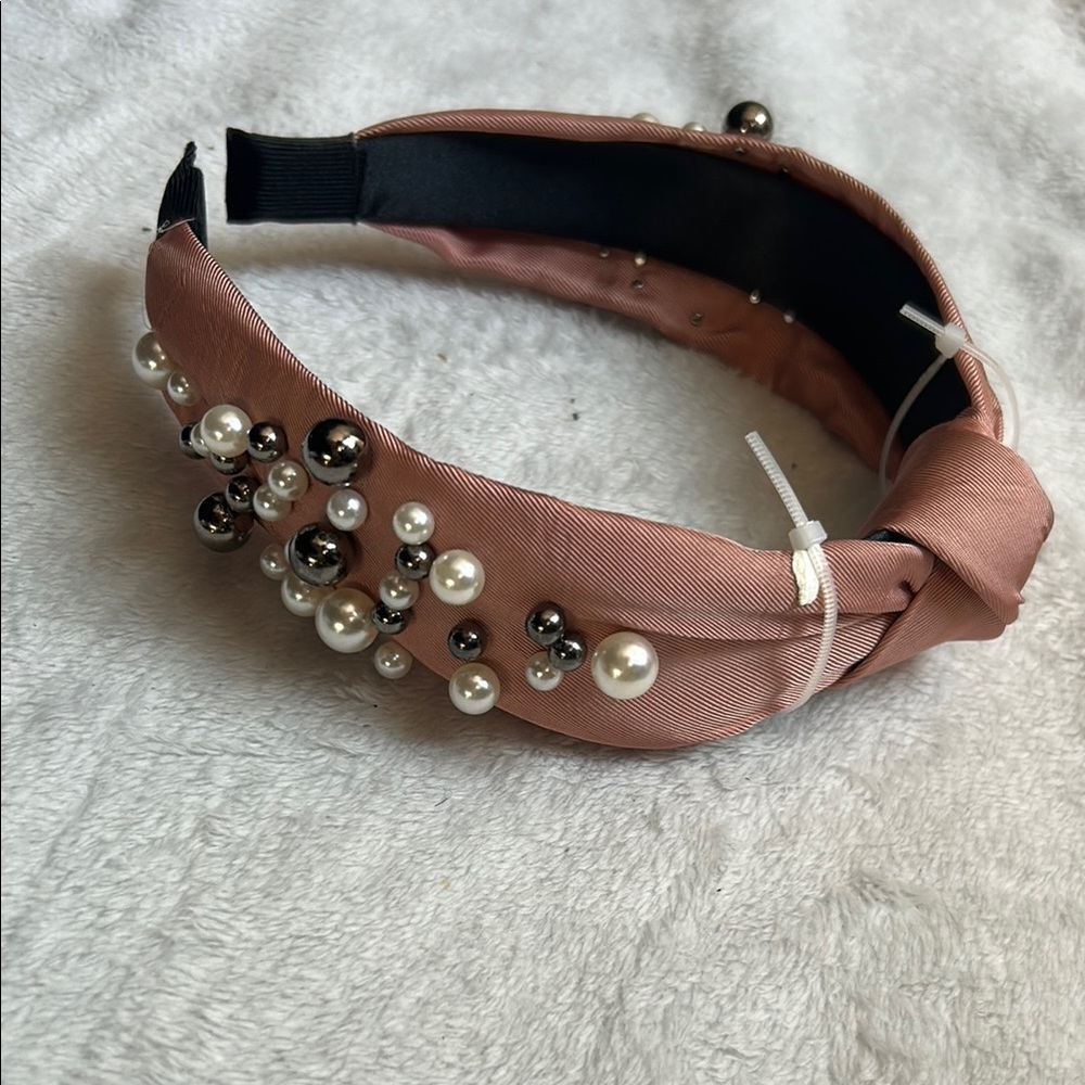 Elegant Pearl Embellished Headband